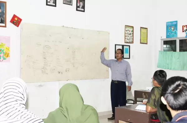 Mahasiswa mengikuti perkuliahan di kampus STIDKI Al Azis Legenda Malaka Batam